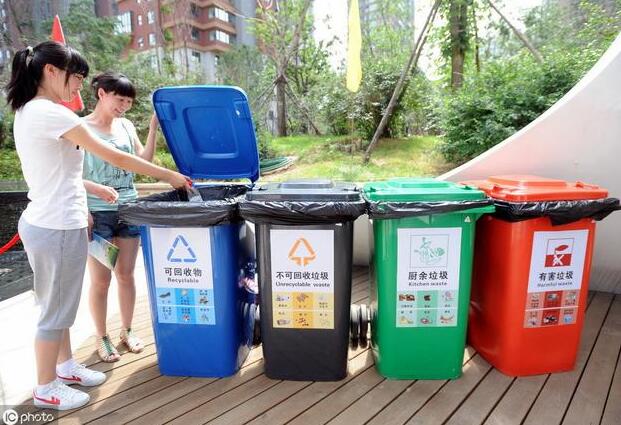 移动环保垃圾桶